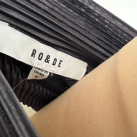 RO&DE Crop Top Small Womens Crinkle Plisse Co-Ord Keyhole Mock Neck Blouson New - Picture 6 of 7